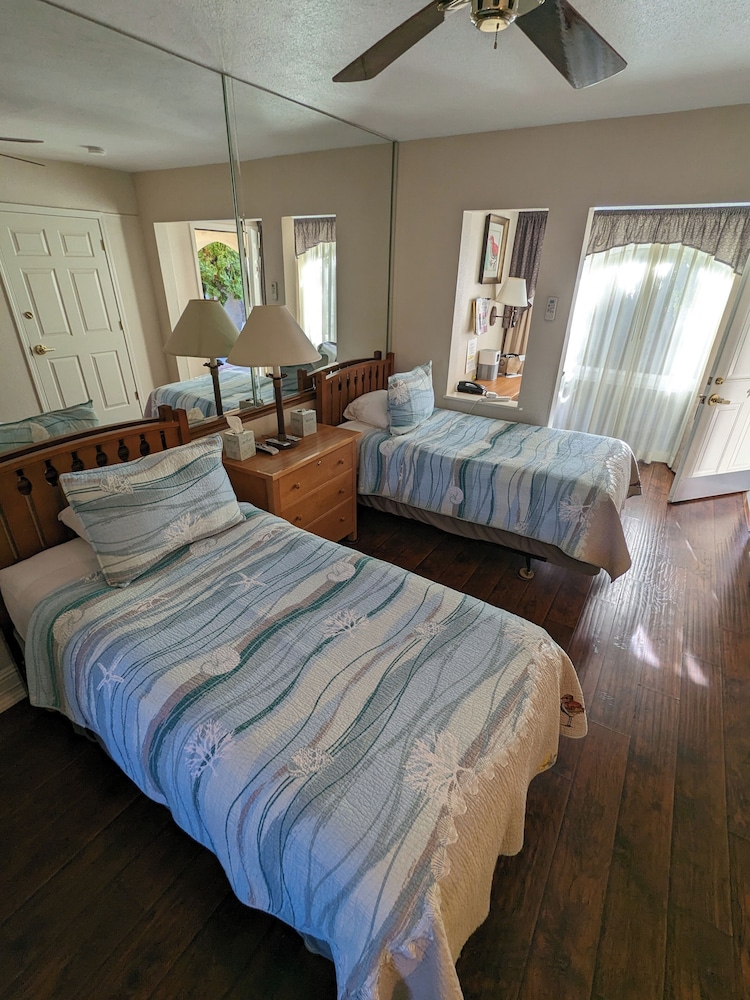 Deluxe, Twin Beds, Accessible
