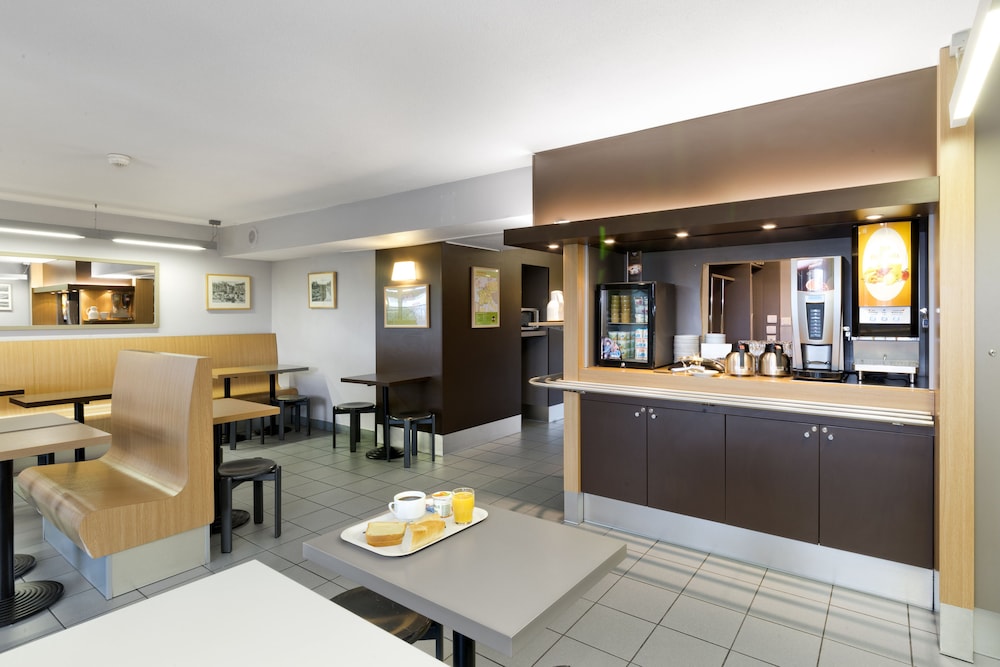 Lobby at B&B Hotel Vannes Est Golfe Du Morbihan, VANNES