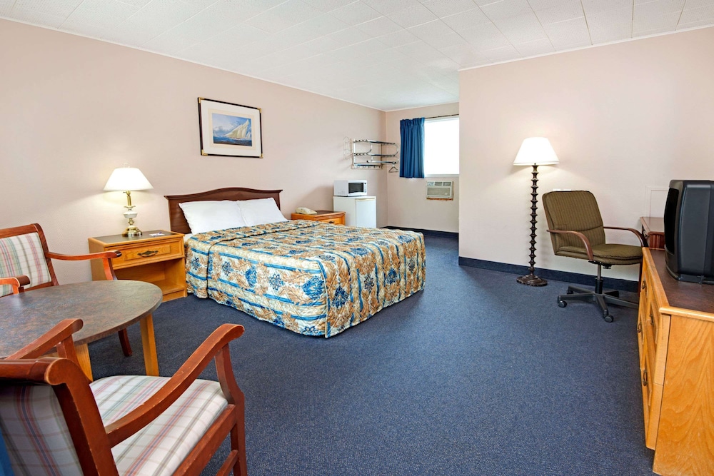 Knights Inn Midland 17/32