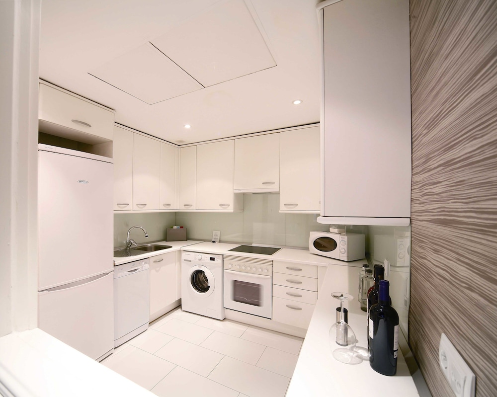 Boutike Cibeles (ex Luxury Suites) 11/22