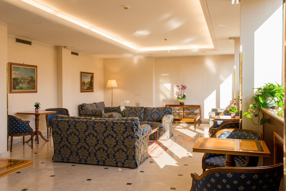 Hotel The Brand 3/64