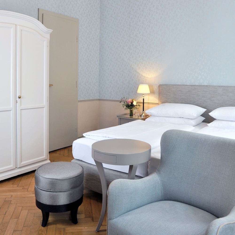 CLASSIC, DOUBLE OR TWIN BED