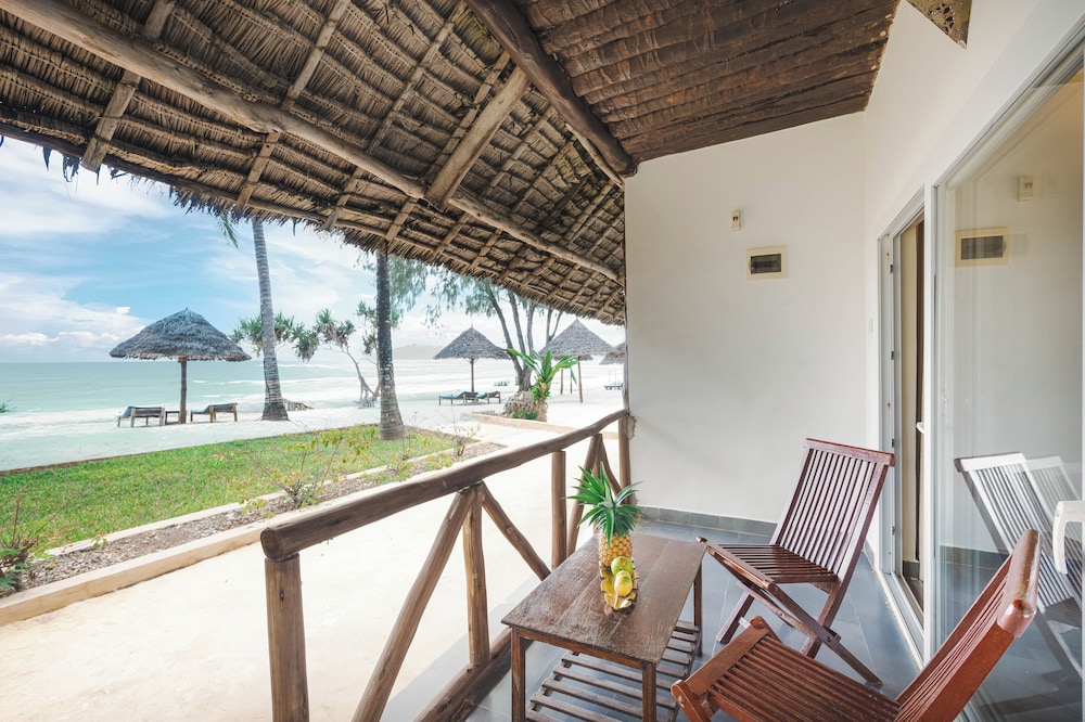 Tanzanite Beach Resort 30/49