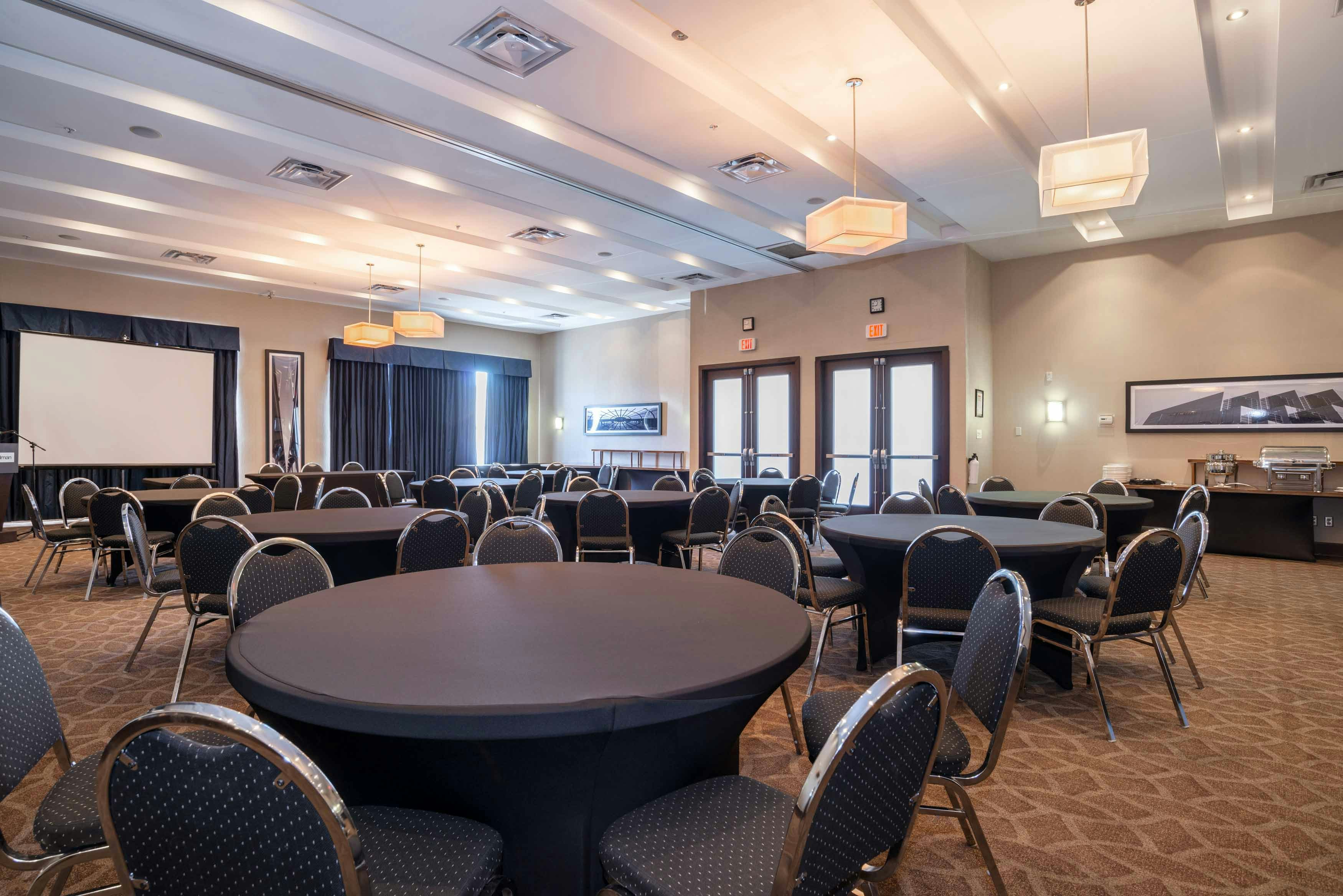 Sandman Hotel & Suites Winnipeg Airport 47/56