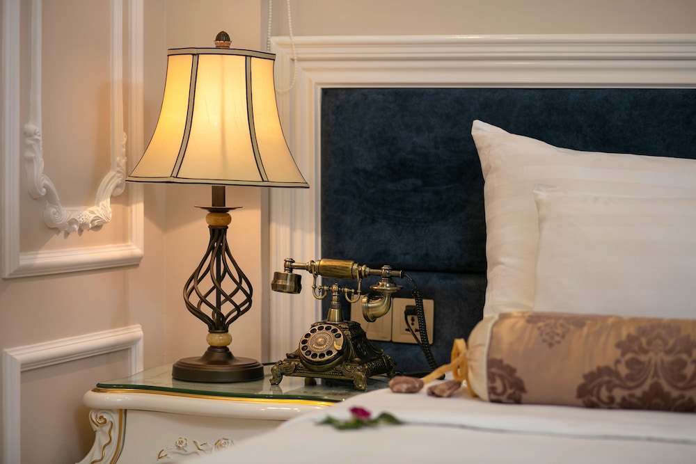 Royal Holiday Hanoi Hotel 42/61