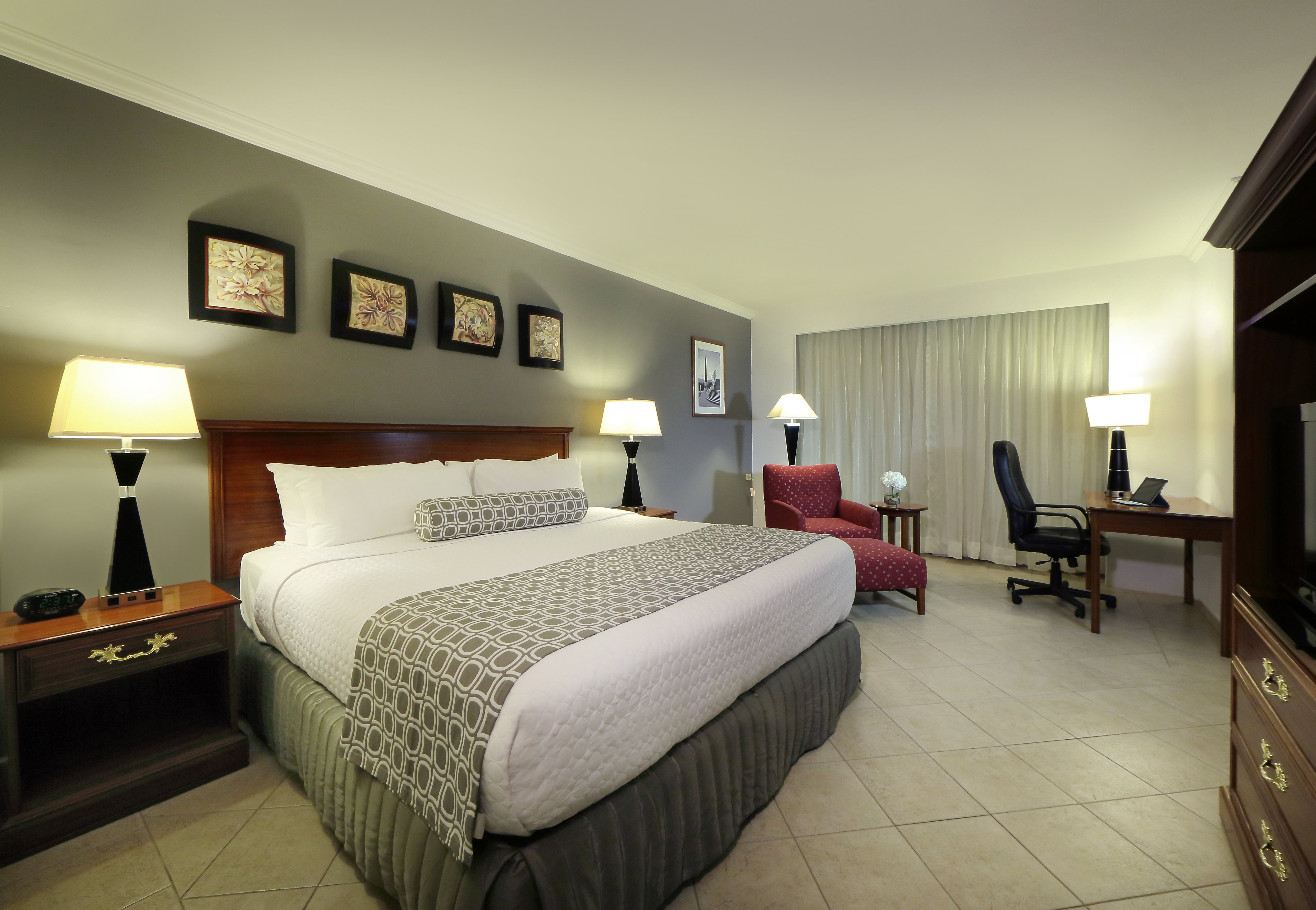 Crowne Plaza Panama 25/80