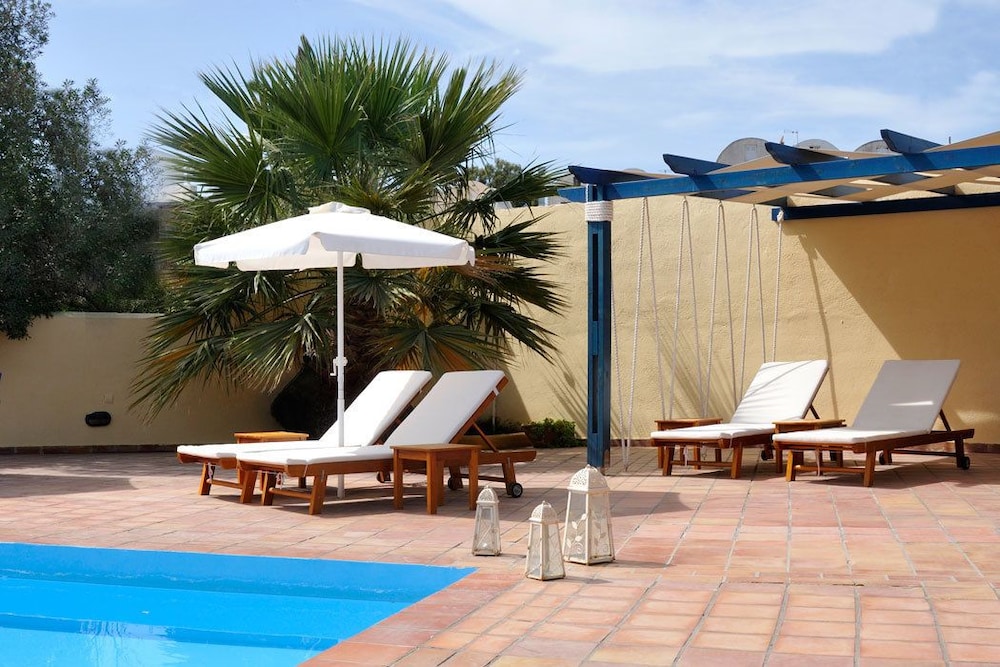 Melina Hotel 36/43