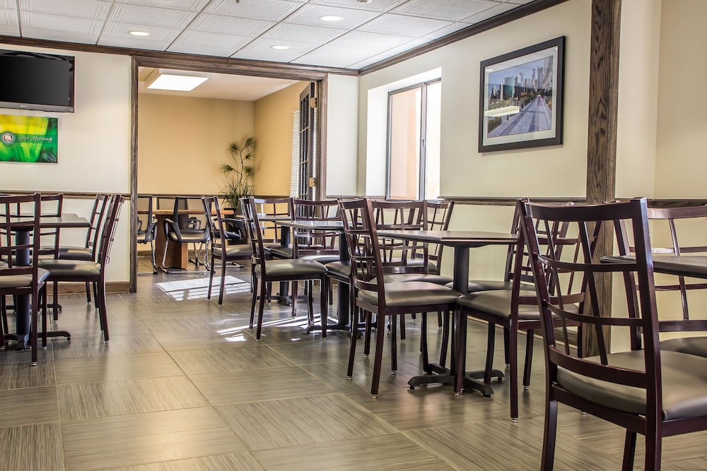 Quality Inn Elgin I-90 31/41