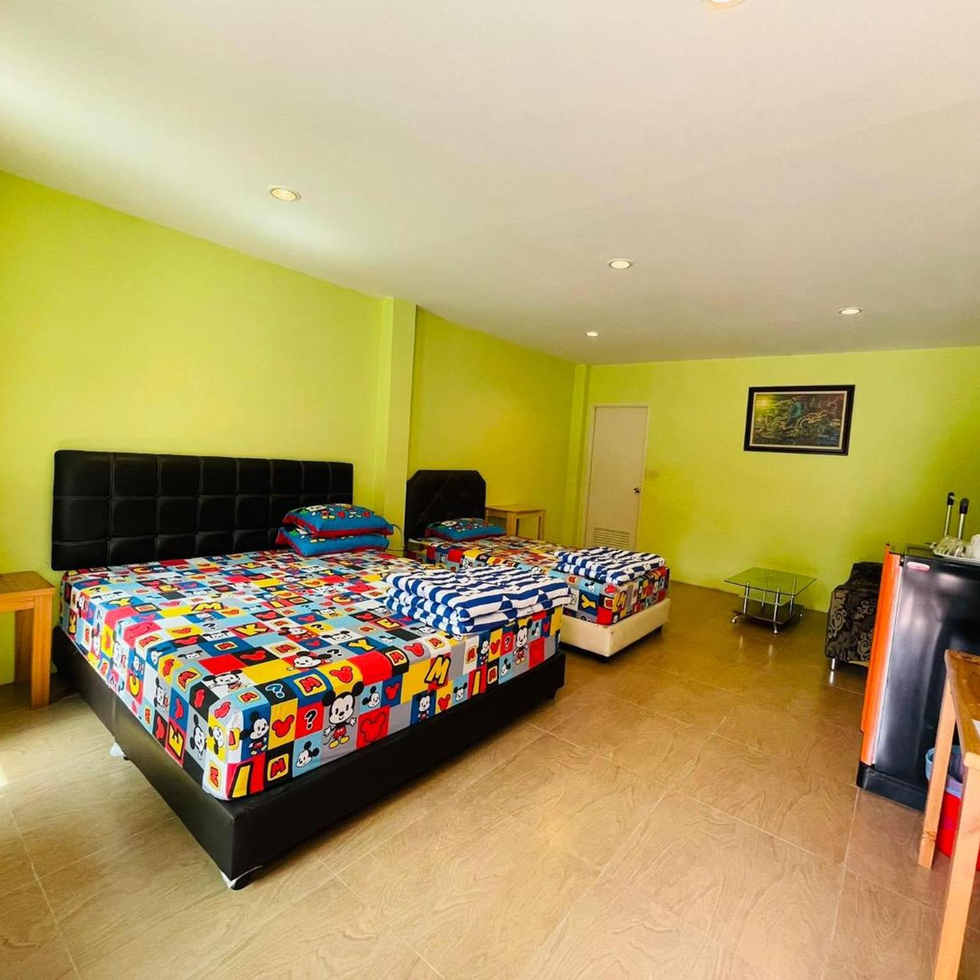 ROOM, TRIPLE