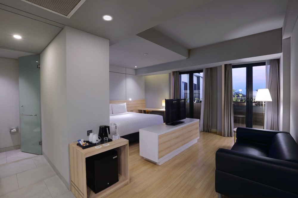Harper Cikarang by ASTON 24/42
