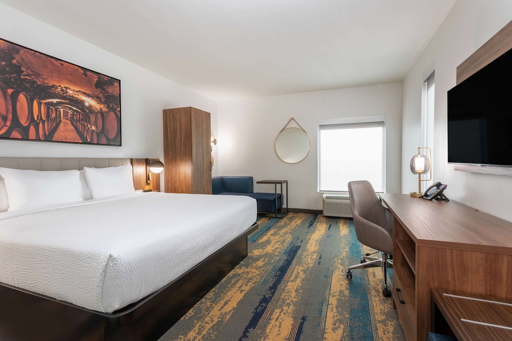 La Quinta Inn & Suites By Wyndham Galt Lodi North 25/56