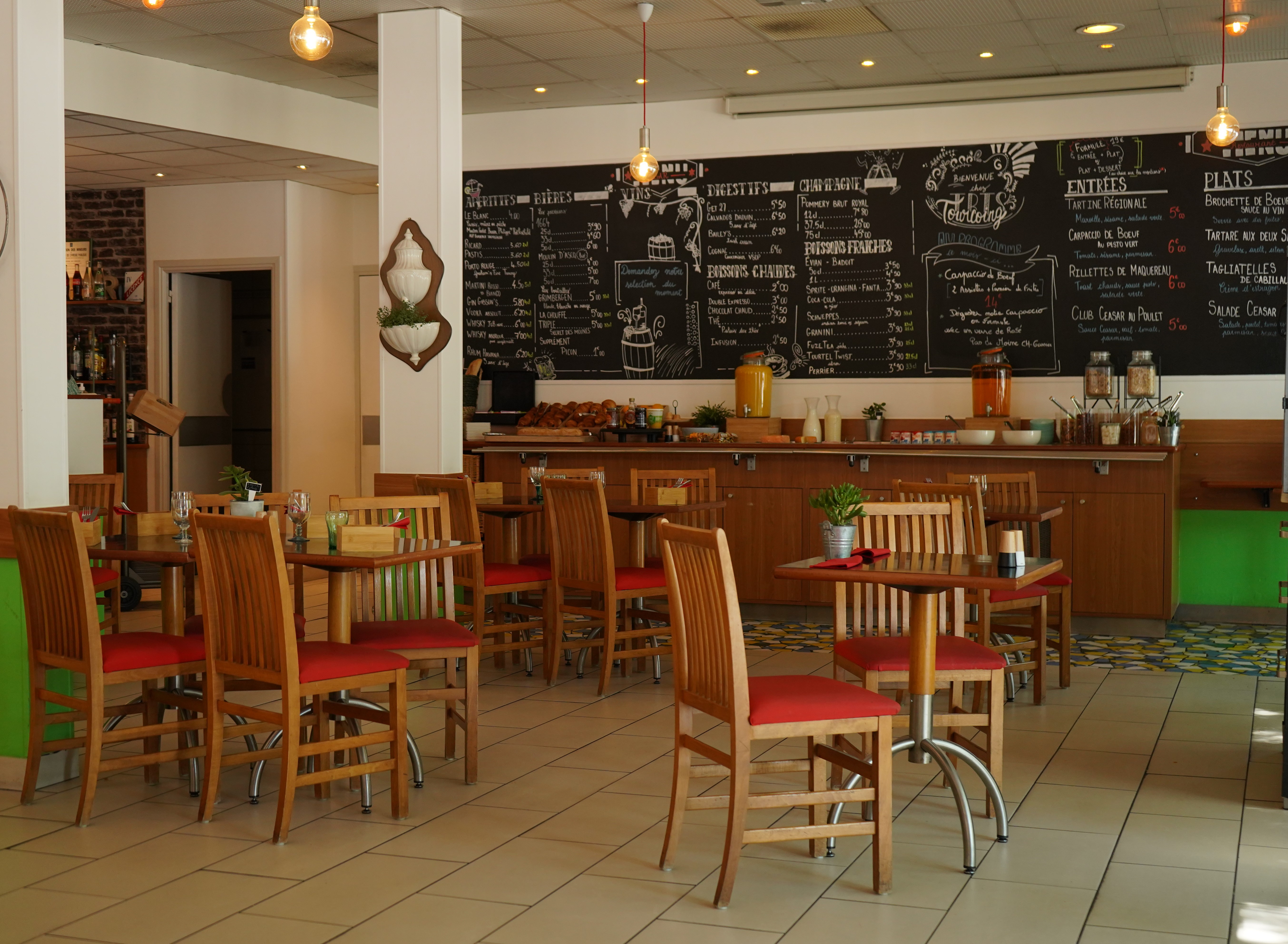 restaurant cafeteria