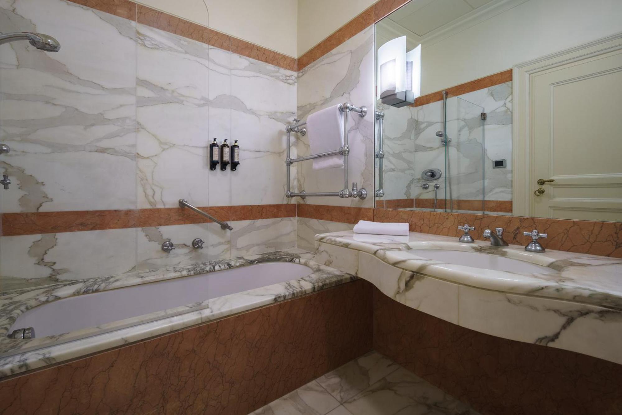 غرفة سوبيريور مفردة، Eurostars Hotel Excelsior 8/18