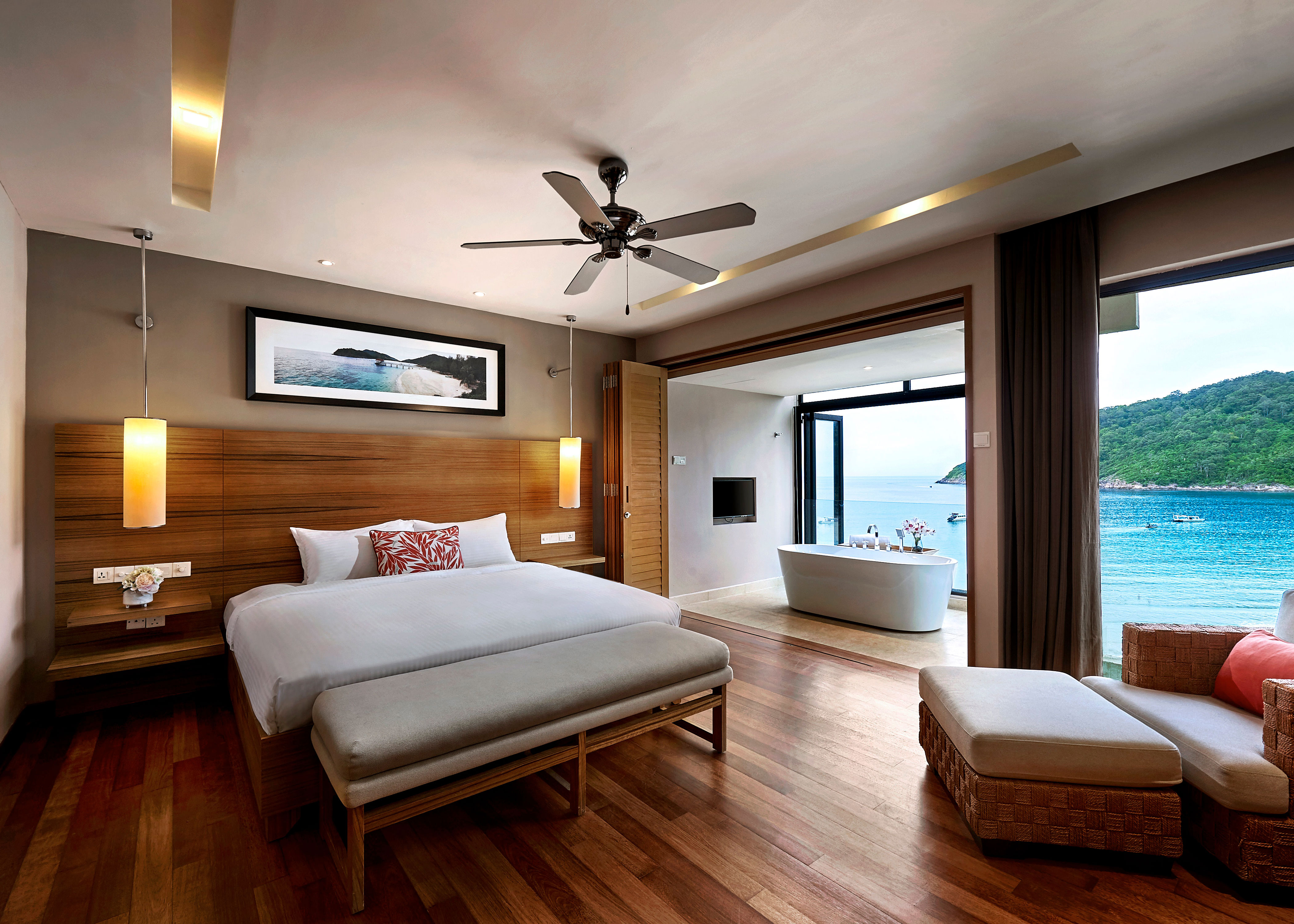 Suite, King Bed, Bay View