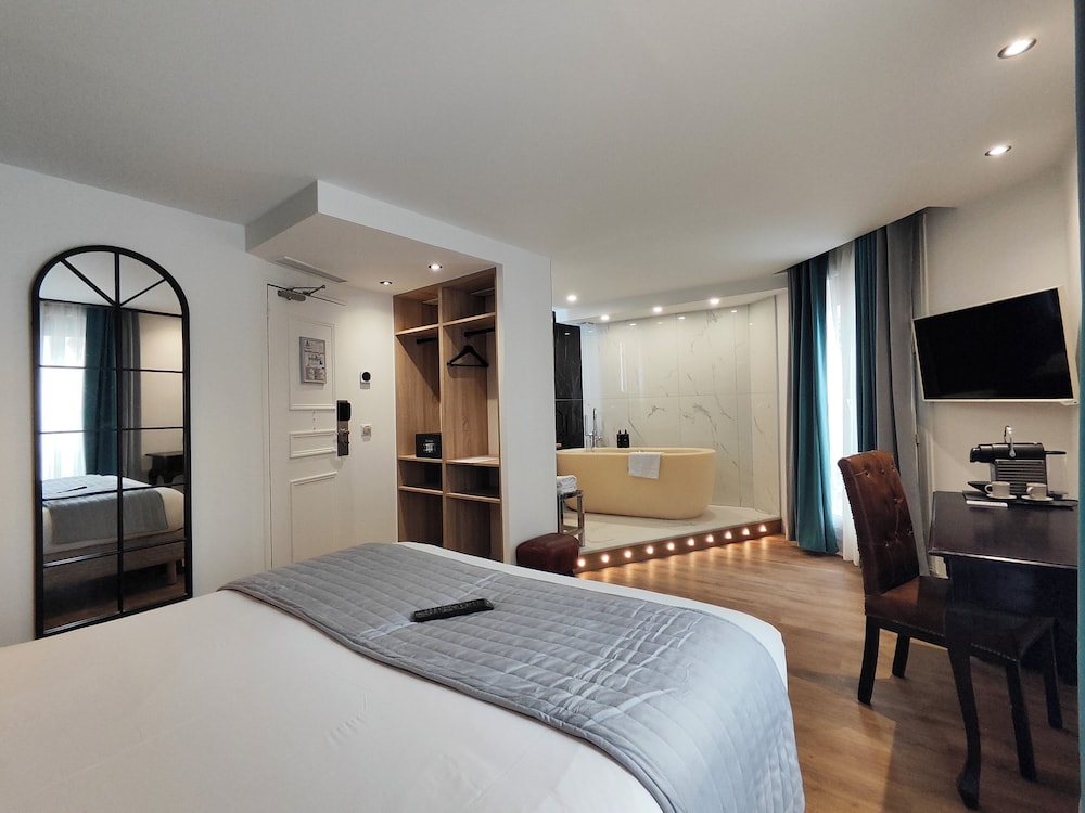 2 BEDROOMS, VILLA
