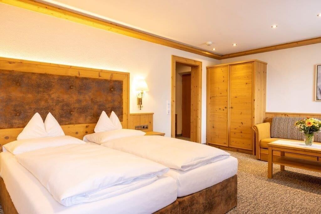 STANDARD, DOUBLE BED, MOUNTAIN VIEW, BALCONY