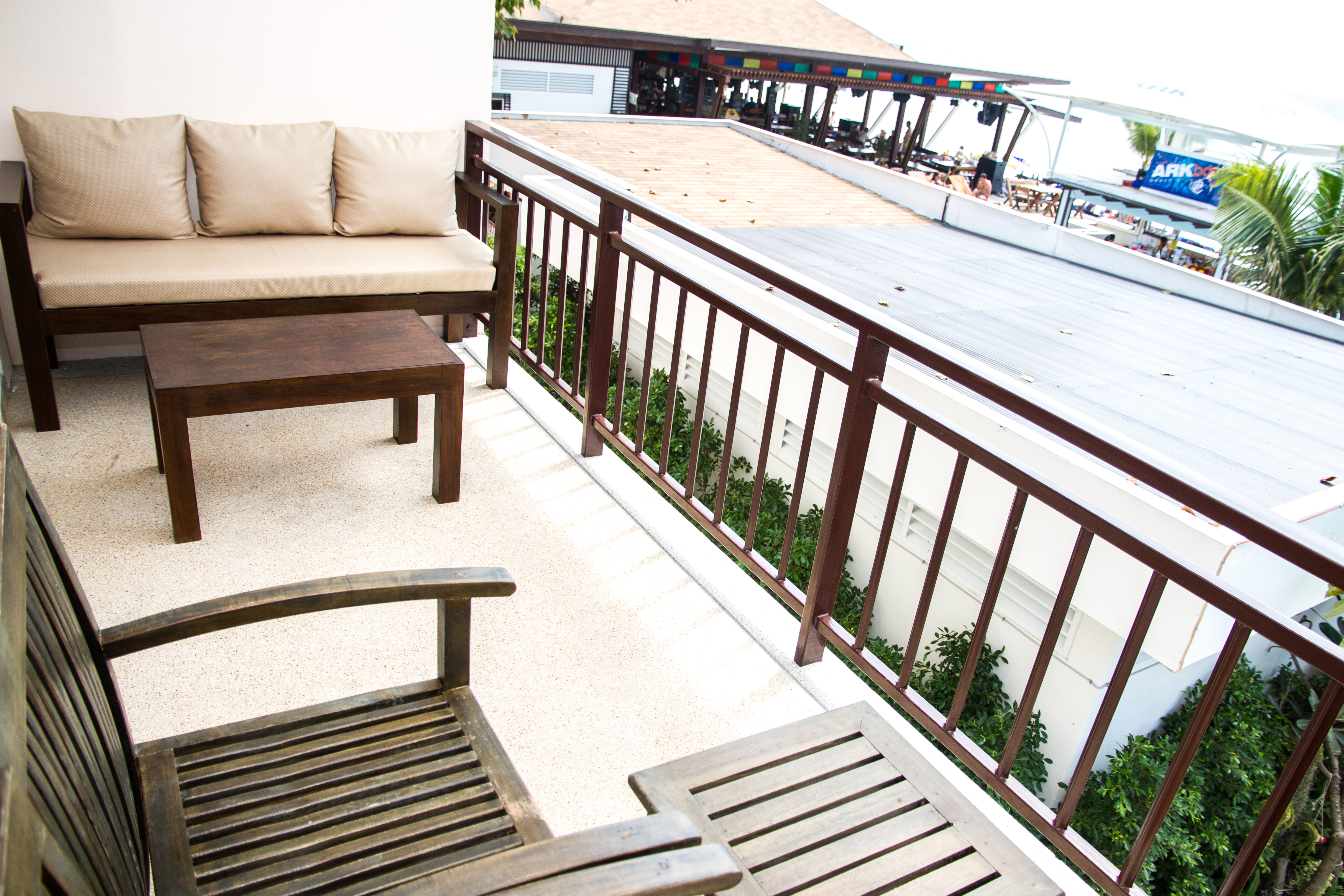 Ark Bar Beach Resort 7/64