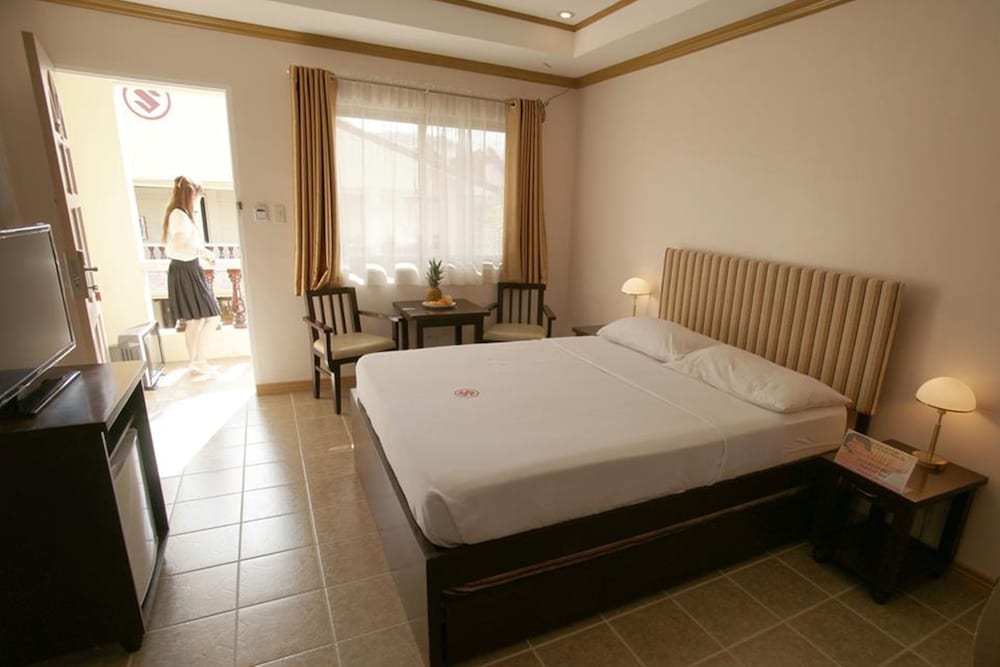 Suzuki Beach Hotel 11/23