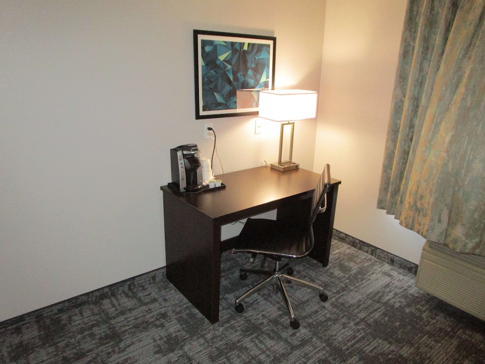 Best Western Watertown Inn Suites 31/42