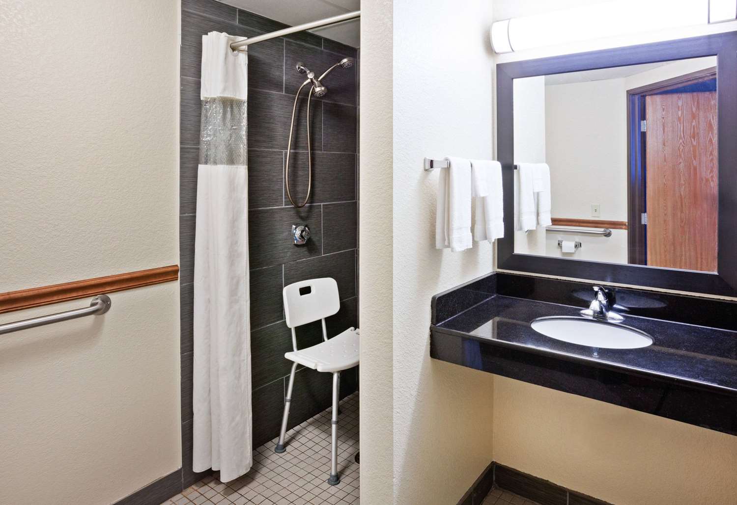 AmericInn by Wyndham Plover Stevens Point 47/47
