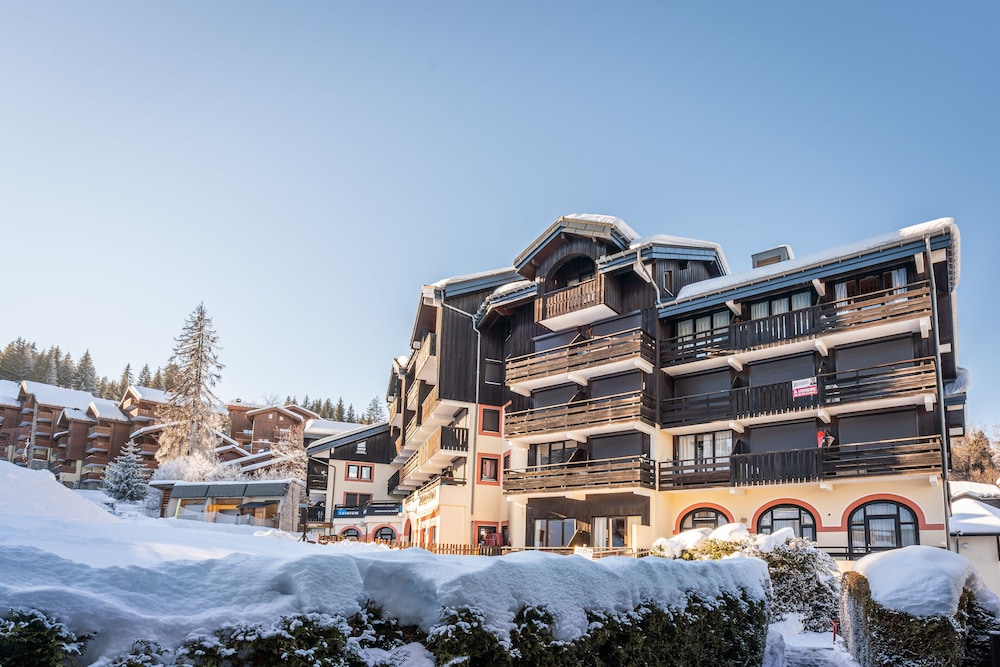 Residence Vacanceole Le Grand Morillon in MORILLON