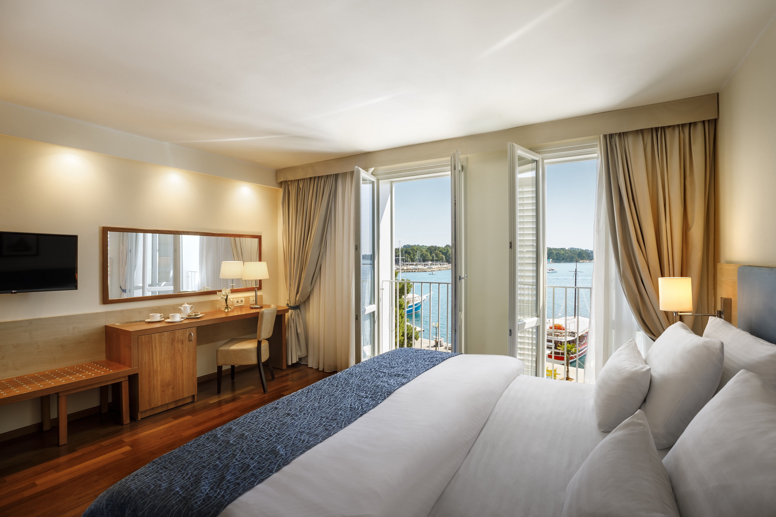 غرفة سوبيريور بسرير مزدوج بإطلالة على البحر، Valamar Riviera Hotel & Residence 3/4