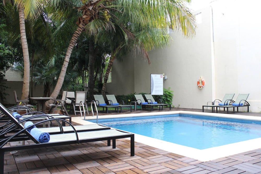 Grand City Hotel 41/49