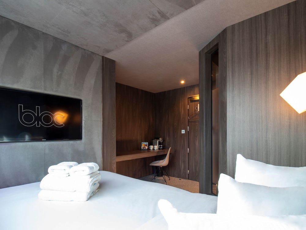 SUPERIOR, KING BED