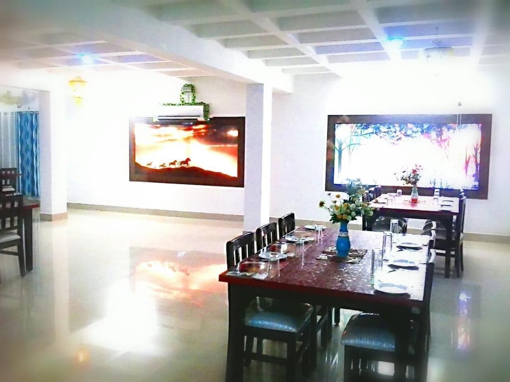 Greenwood Hotel 37/43