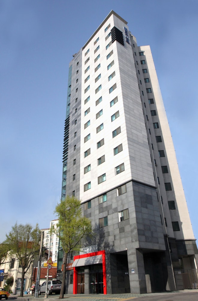 Three Seven Hotel 6/49