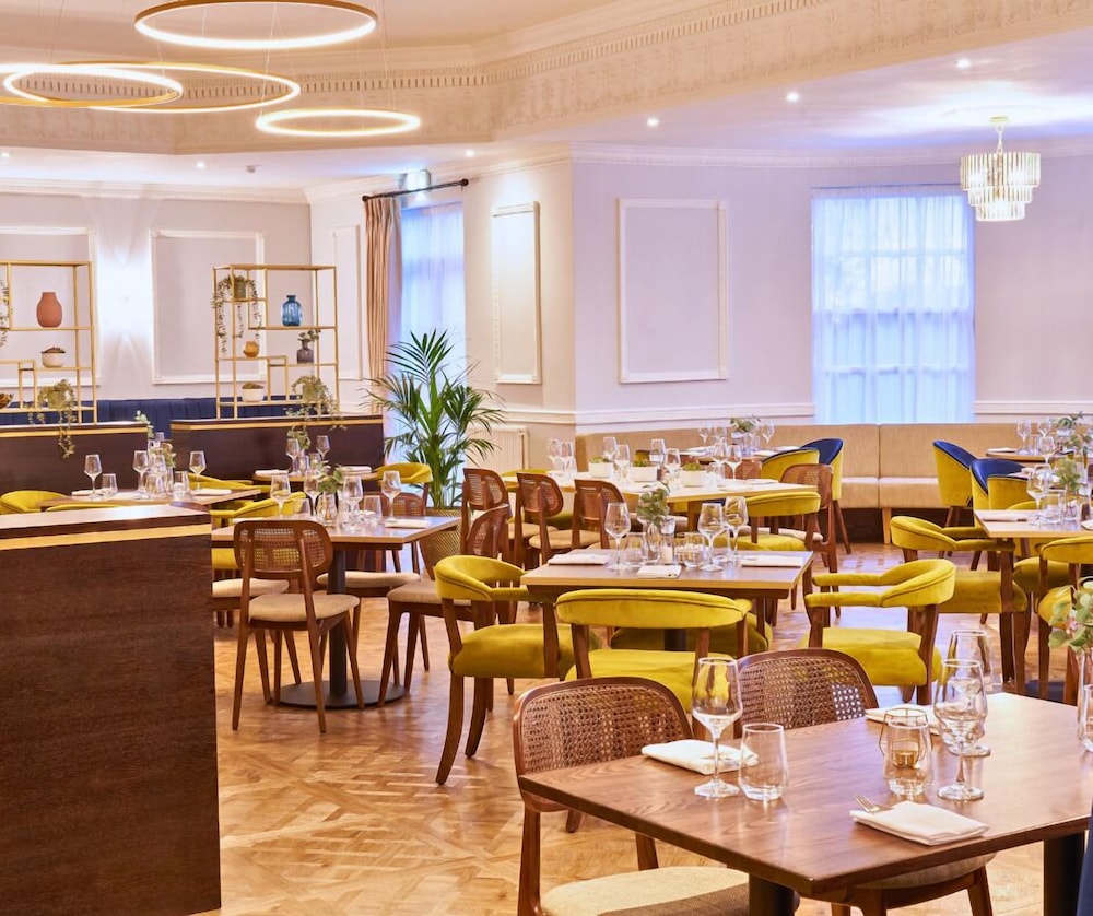 Shaw Hill Golf Resort & Spa Hotel 40/50