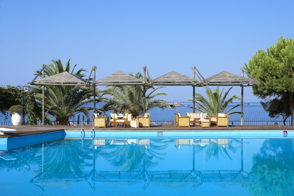 Kamari Beach Hotel 1/65
