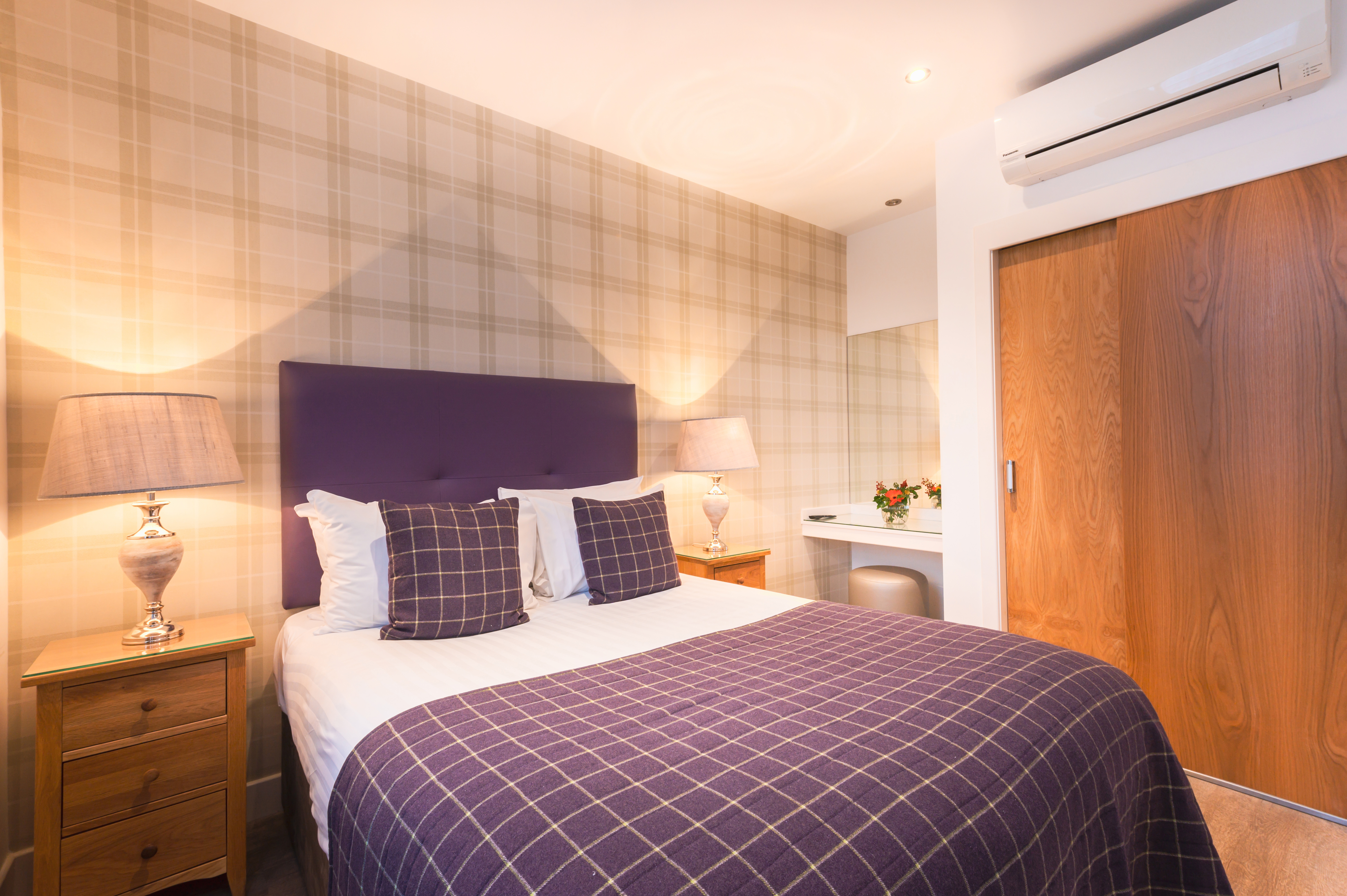 Room at Braid Apartments By Mansley, EDINBURGH