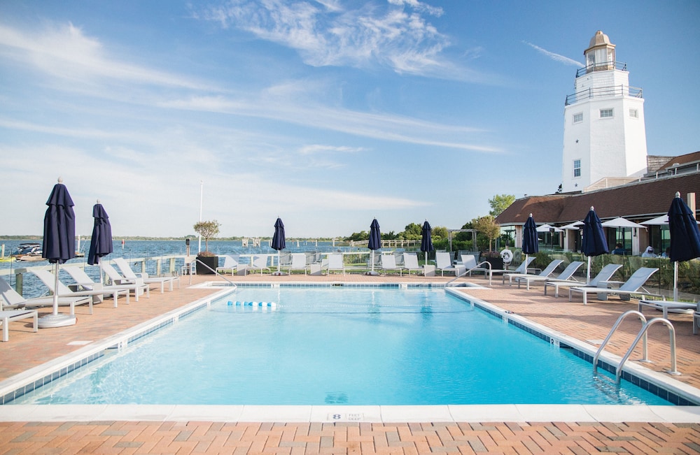 Montauk Yacht Club 49/74