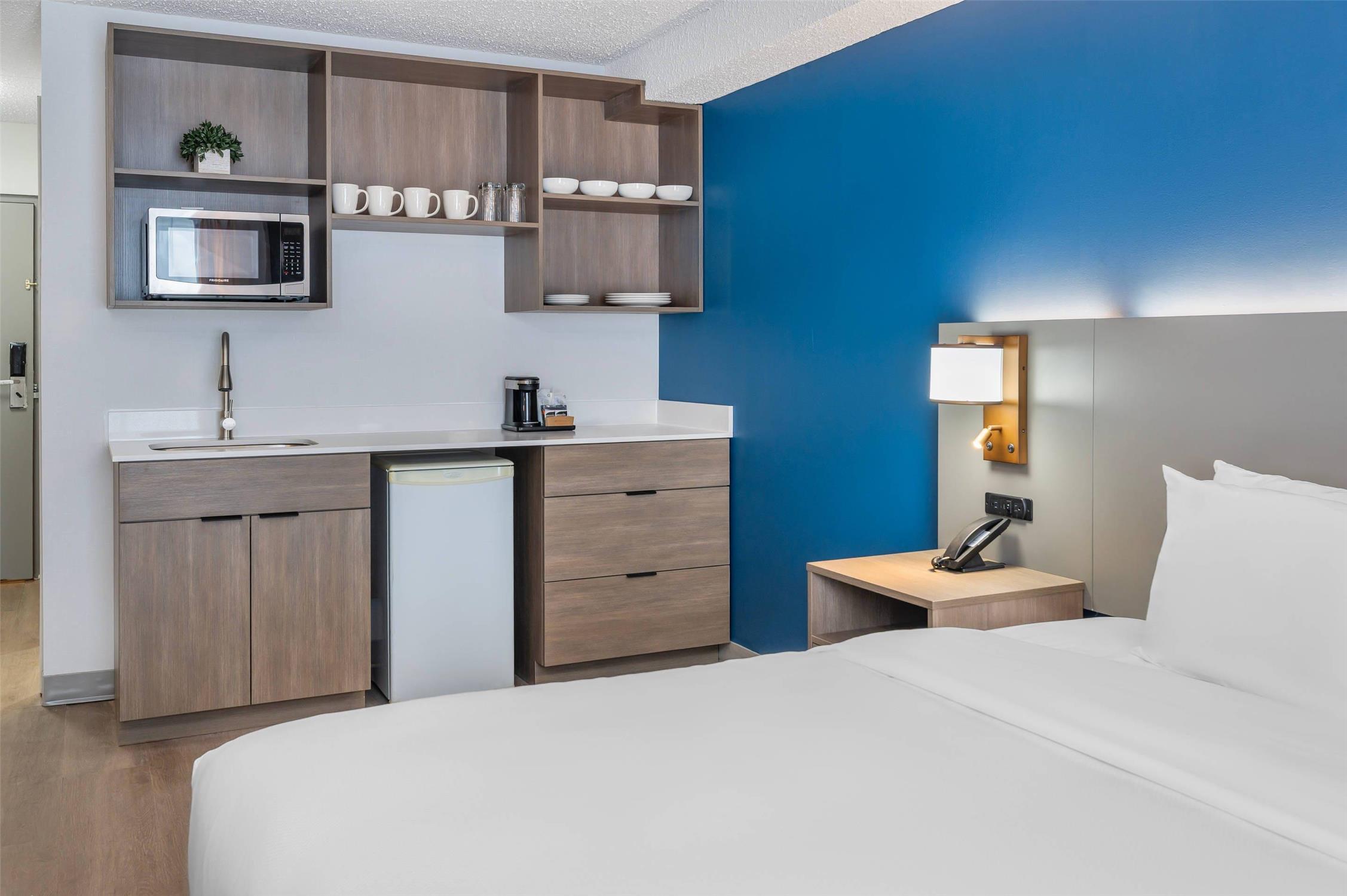 Comfort Inn Belleville, ON 15/37