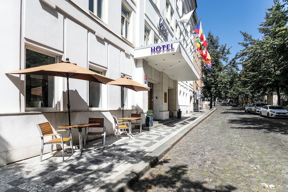 Ametyst Hotel 67/71