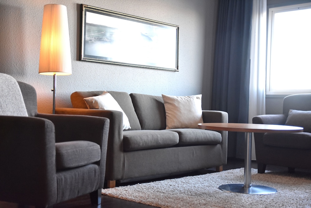 Hotel Waterfront 25/50