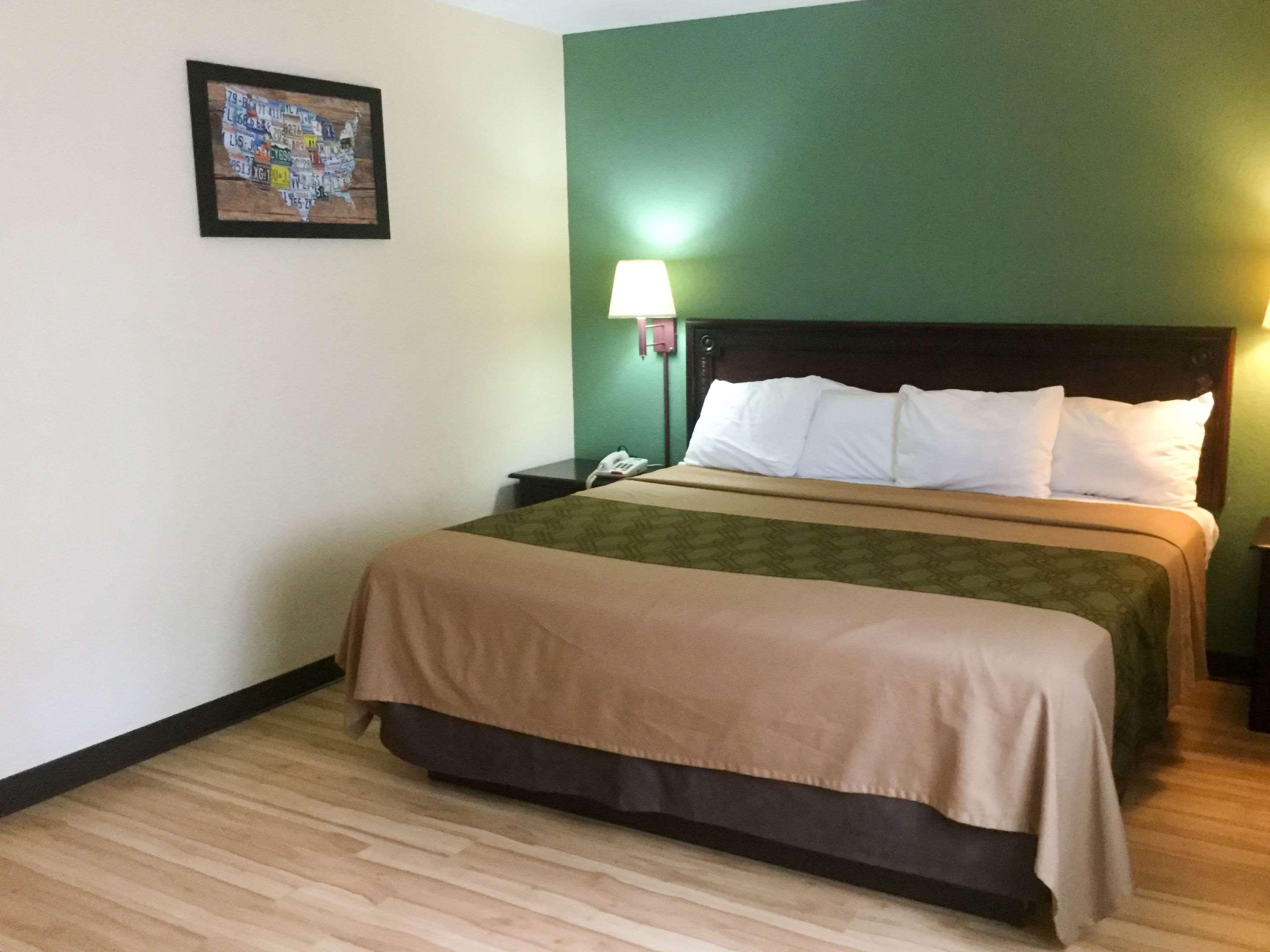ROOM, KING BED, ACCESSIBLE