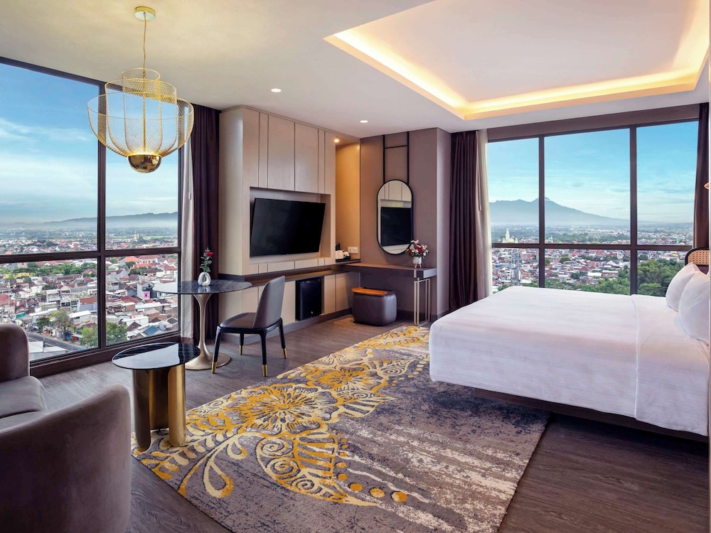 JUNIOR SUITE, KING BED, MOUNTAIN VIEW