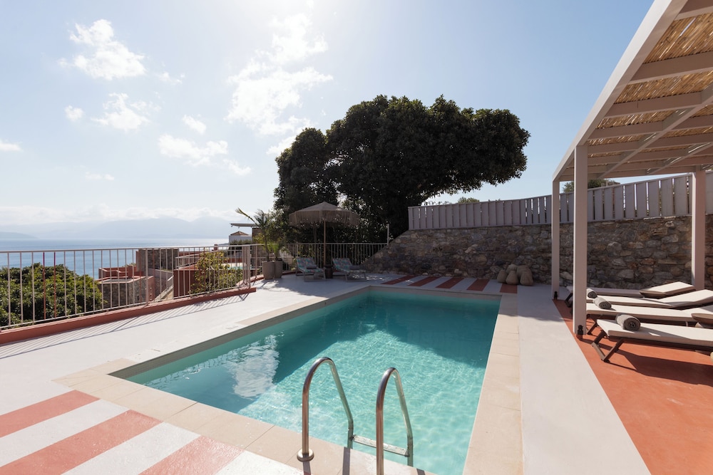 Pleiades Luxurious Villas 27/48