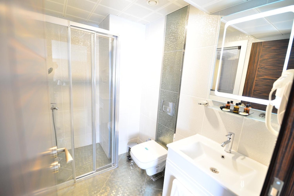 Golden Siyav Hotel 21/75