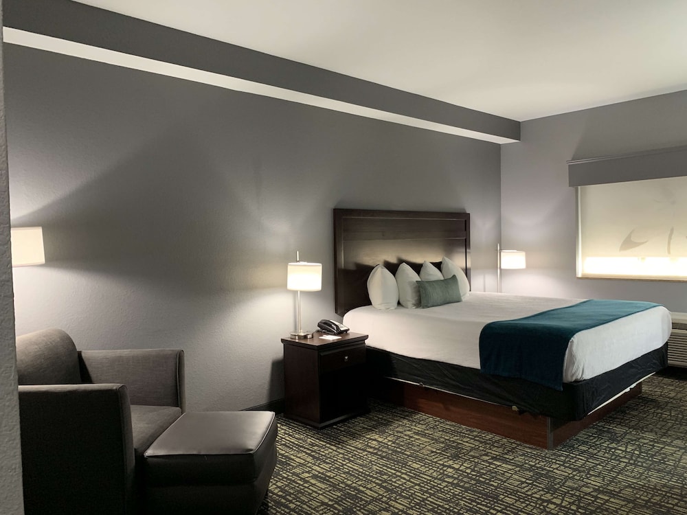 Best Western Plus Olive Branch Hotel & Suites 11/32