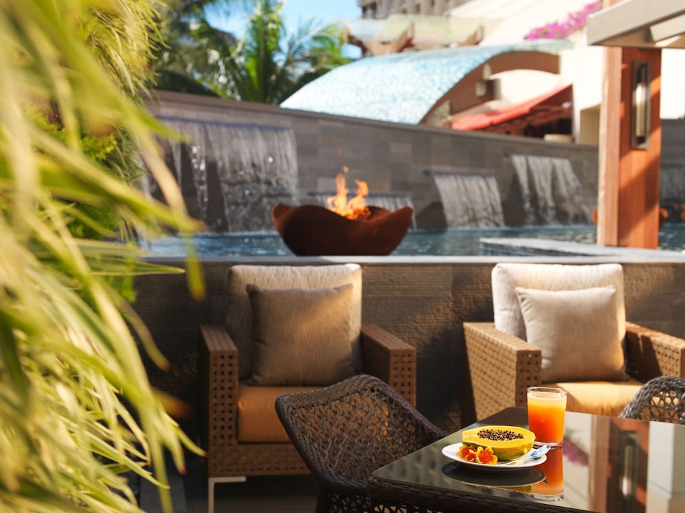 Hokulani Waikiki By Hilton Grand Vacations 56/68