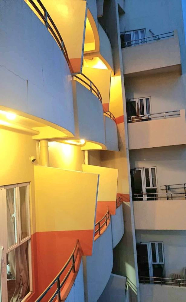 Jmm Grand Suites 3/50
