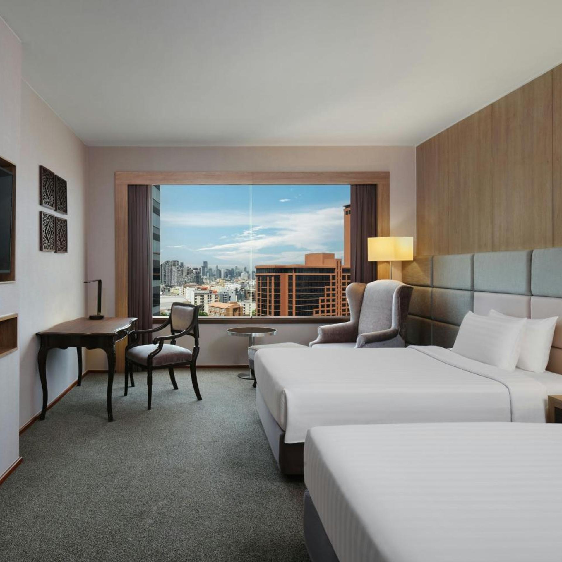 Advantage, 2 Queen Beds, City View