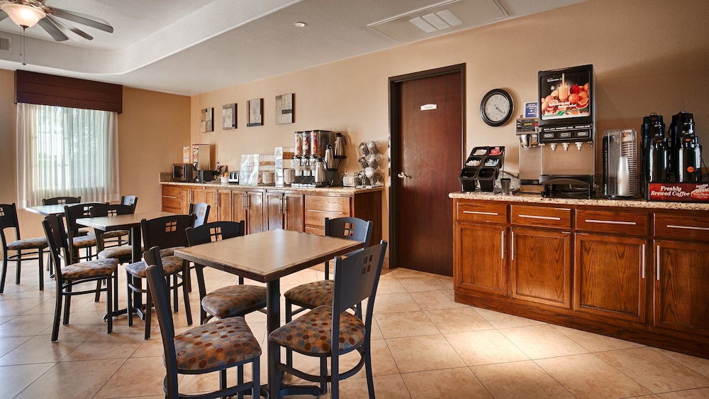 Best Western Plus Main Street Inn 35/38