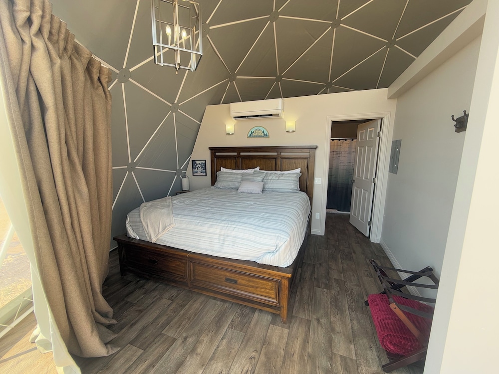 Luxury, King Bed, Sofa, Dome 2