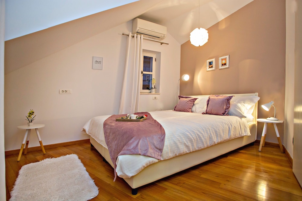 Villa Daky 7/50