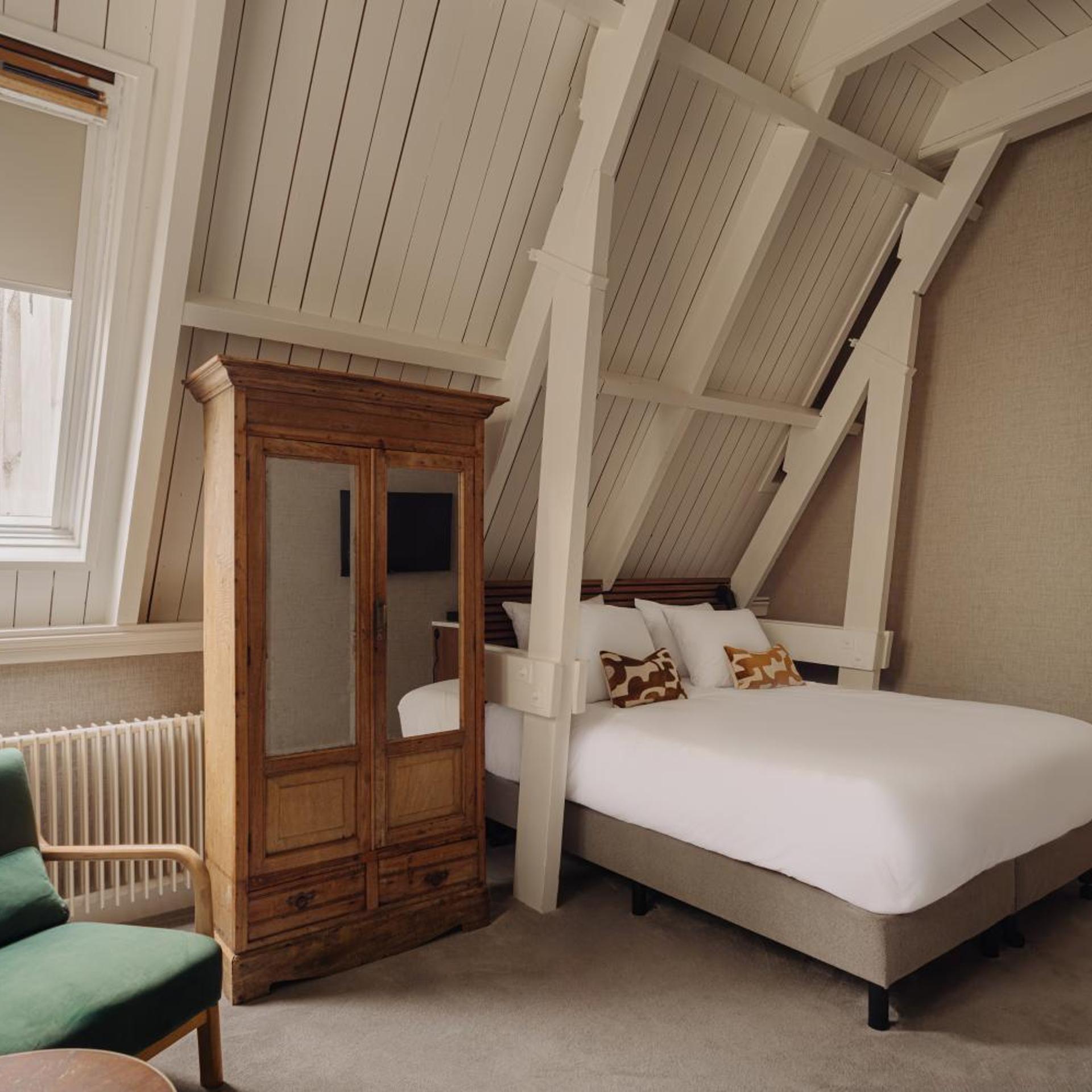 Comfy, Double Bed