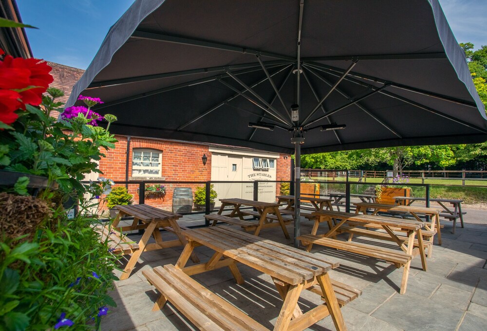 The White Lion 4/44